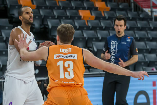 的困境更加 的困境更加