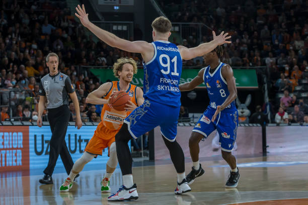 也要投资于 也要投资于